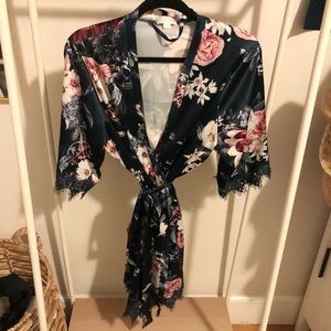 Le Rose Silk Floral Robe